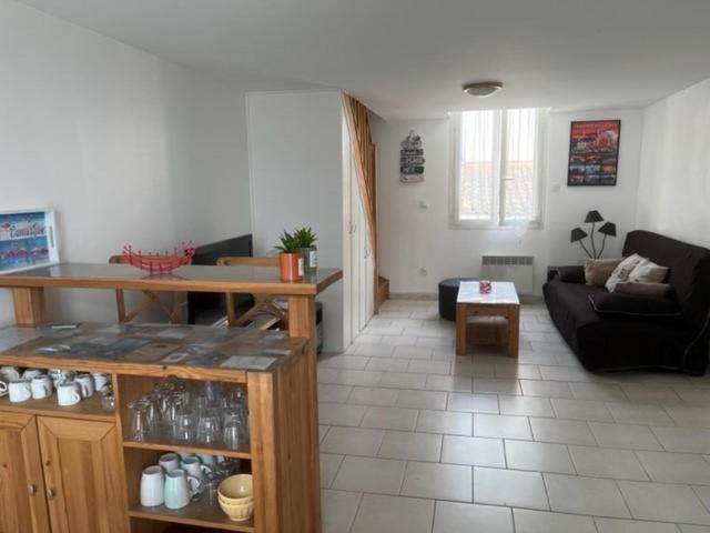 Villa Magali - Appartement Climatise T3 Duplex - Grau-Du-Roi - Hypercentre 20 M De La Plage Le Grau-du-Roi Esterno foto